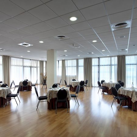 Exe Sevilla Palmera Zewnętrze zdjęcie