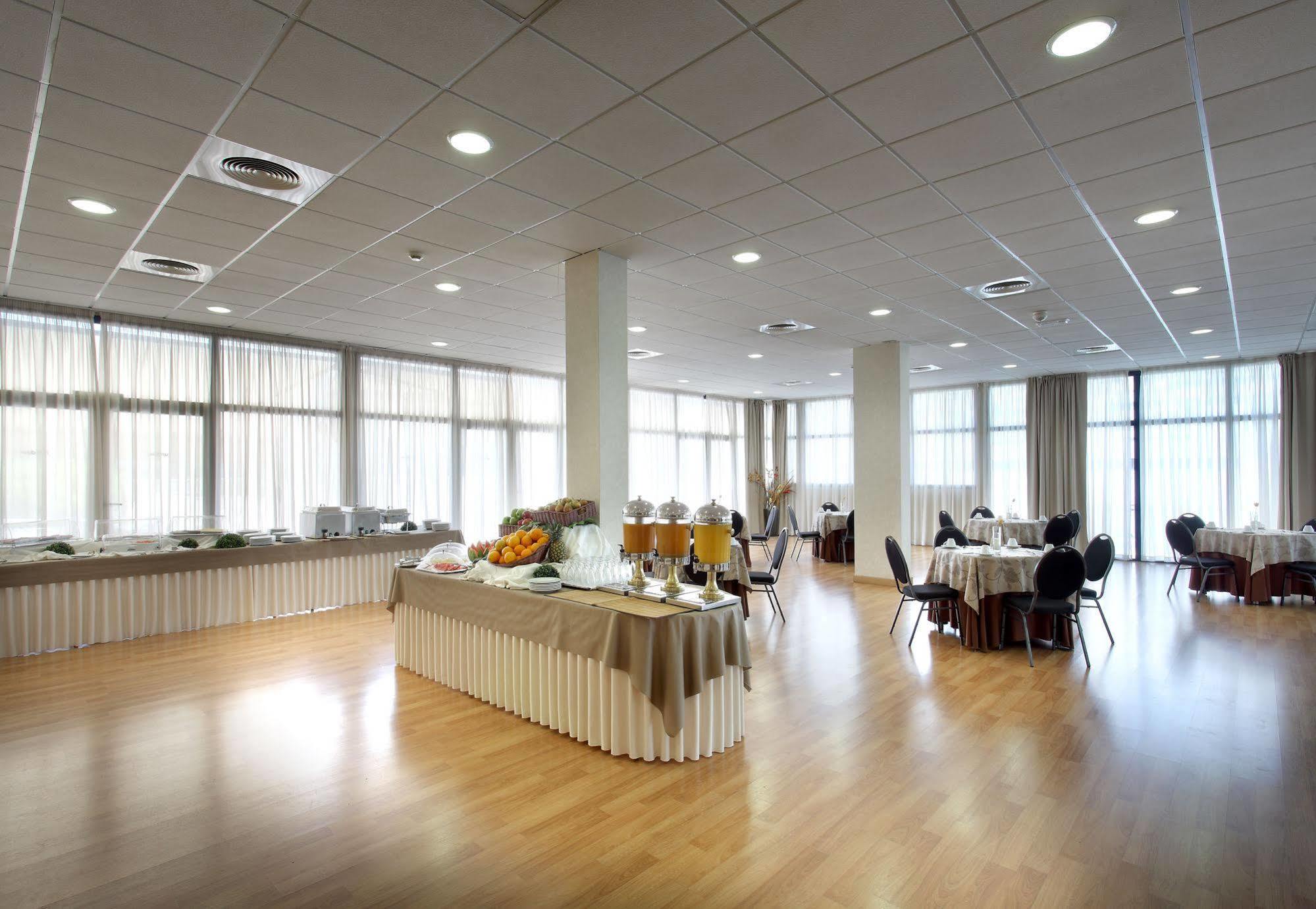 Exe Sevilla Palmera Zewnętrze zdjęcie